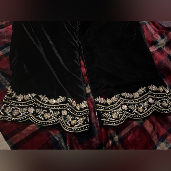 Black brand new velvet plazo suit with dupatta, available in shawl also - Picture 8 of 10